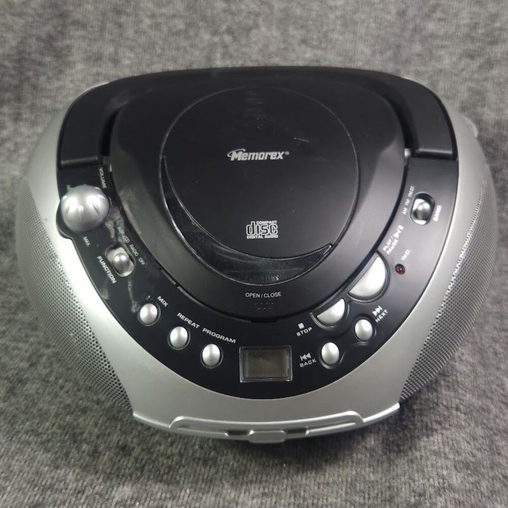 Memorex MP8806 CD Player AM-FM Radio Portable Boombox Silver & Black TESTED 2008